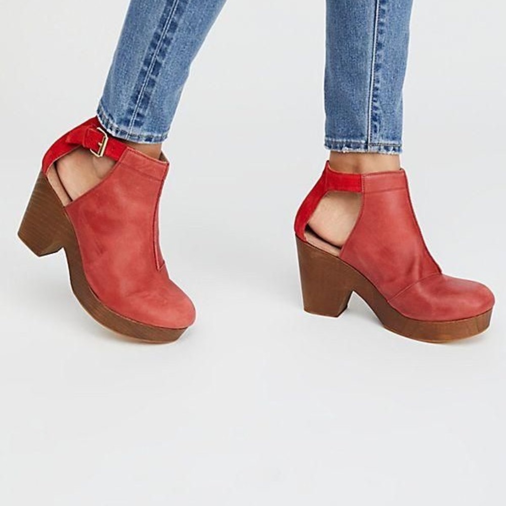 Red free people clogs
